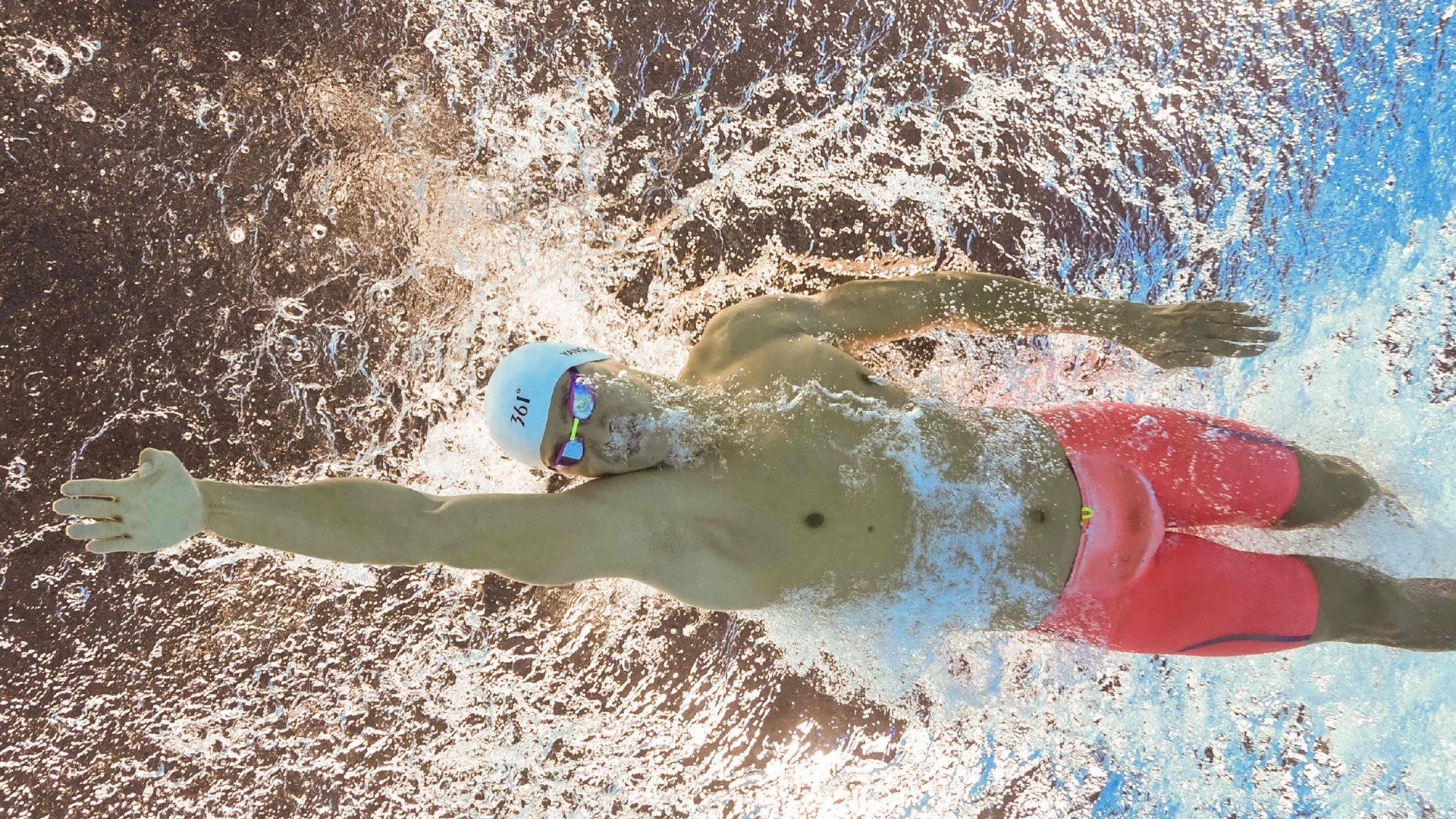 绿茵场与乒乓球台的双重奏，英格兰碾压韩国，张继科再现高光时刻